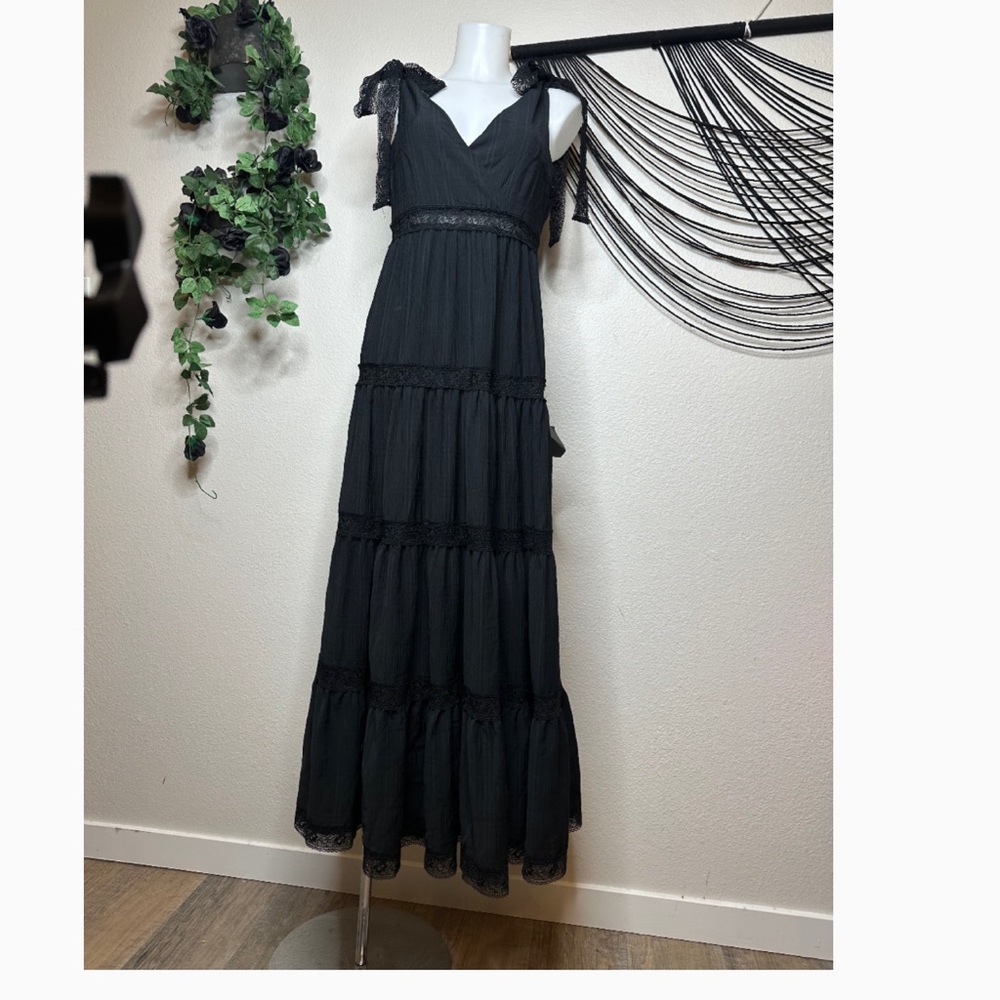 Lulus Elegant Black Maxi Dress